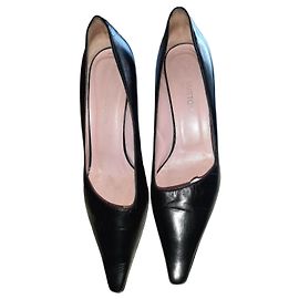 Louis Vuitton Black Leather Heels 39.5 Black