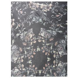 Foulard Carré Alexander McQueen Imprimé Floral Et Crâne - 55x55 Pouces - 85% Modal, 15% Soie - Neuf Avec étiquette Deadstock