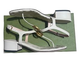 Gucci Marmont Leder Gladiatorsandalen Weiß