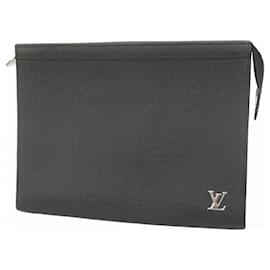Louis Vuitton-Louis Vuitton Taiga Pochette Voyage Clutch Bag-Black