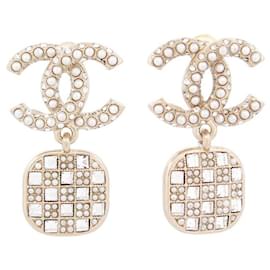 Chanel-NEUF BOUCLES D'OREILLES CHANEL LOGO CC PENDANTES STRASS 2022 NEW EARRINGS-Doré