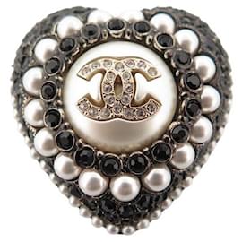 Chanel-NEW CHANEL CC HEART & BLACK STRASS LOGO BROOCH IN GOLD METAL-Black