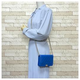 Chanel-Chanel Boy Shoulder Bag in Blue Leather-Blue