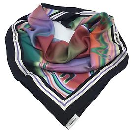 Lenço Burberry Love Is Eternal de seda 90x90cm Multicor