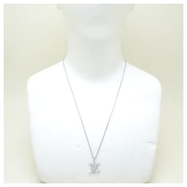 Louis Vuitton-Louis Vuitton 18K White Gold Diamond Pendant Necklace-Other