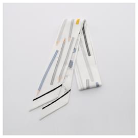 Hermès-Écharpe Hermès Silk Twilly A Vos Crayons-Blanc