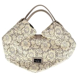 Valentino Garavani-Valentino Garavani Bow-Detail Embridered Tote Bag in Beige Cotton-Beige