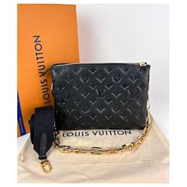 Louis Vuitton-Bolsa transversal de ombro Coussin PM em couro de cordeiro preto Louis Vuitton-Preto