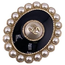 Chanel A17V Coco Mark Gold Brooch Golden