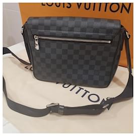 Louis Vuitton-Louis Vuitton Messenger District PM Damier Graphite shoulder bag-Grey