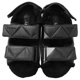 Prada-Sandales Dad en cuir matelassé Prada-Noir