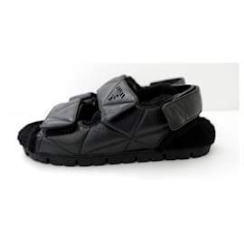 Prada-Sandales Dad en cuir matelassé Prada-Noir