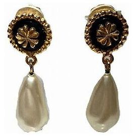 Bally Pendientes de perla falsa Chanel Clover Dorado Metálico