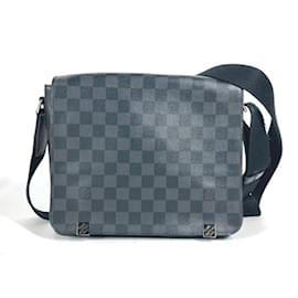 Louis Vuitton-Bolsa transversal Louis Vuitton Damier Graphite District PM NM-Preto