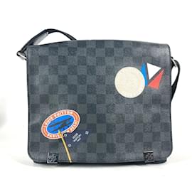Louis Vuitton-Bolsa District PM Louis Vuitton Damier Graphite Stickers-Preto