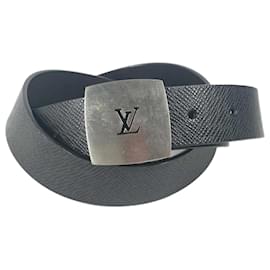 Louis Vuitton-Cinto com fivela logo Santur Taiga Louis Vuitton-Preto
