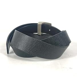 Louis Vuitton-Cinto com fivela logo Santur Taiga Louis Vuitton-Preto