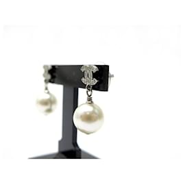 Chanel-NEUF BOUCLES D'OREILLES CHANEL LOGO CC PERLES A36138 STRASS PEARL EARRINGS-Argenté