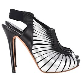 Alexander Mcqueen Peep Toe Slingback Heels in Silver Leather Silvery