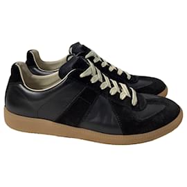 Maison Martin Margiela- Maison Margiela Replica Sneakers in Black Leather and Suede-Black