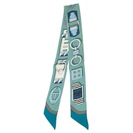 Hermès-Hermes Silk Scarf CARRE EN BOUCLES-Multiple colors