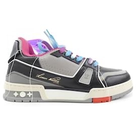 Louis Vuitton-Tênis pretos e cinzas Louis Vuitton-Marrom,Preto
