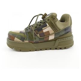 Louis Vuitton-Tênis Khaki Louis Vuitton-Caqui