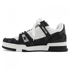 Louis Vuitton-Louis Vuitton Black and White Sneakers-Black,White