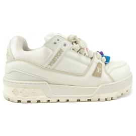 Louis Vuitton-Louis Vuitton Beige Sneakers-Beige