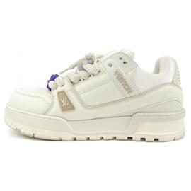 Louis Vuitton-Louis Vuitton Beige Sneakers-Beige