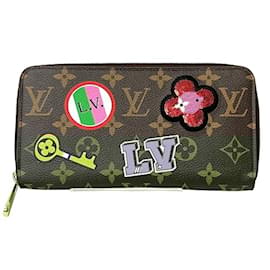 Louis Vuitton-Carteira Zippy com Patches Monogram Louis Vuitton-Marrom