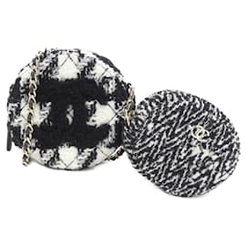 Chanel-Chanel Black and White Tweed Shoulder Bag-Black,White