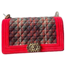 Sac à main Chanel Boy Medium en velours doré Bijouterie dorée