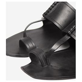 Saint Laurent-Black leather thong sandals - size EU 39-Black