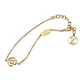 Louis Vuitton-Louis Vuitton LV & ME Gold Charm Bracelet-Golden