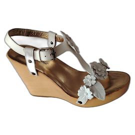 DOLCE & GABBANA LEDER-KEIL. Weiß