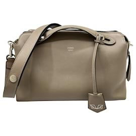Fendi-Sac à main en cuir moyen Fendi By The Way-Gris