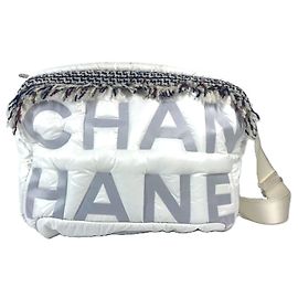 Bolsa de Ombro Chanel Coconeige Fringe CC Logo Branco