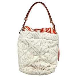 Louis Vuitton-Louis Vuitton Bucket-White