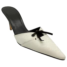 Gucci-Gucci Ivory Logo Canvas Mules with Tie Detail-Cream