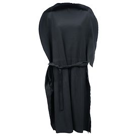 Issey Miyake Me plissiertes Midikleid mit Gürtel aus schwarzem Polyester Schwarz