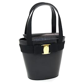 Salvatore Ferragamo-Salvatore Ferragamo Vara Handbag-Black