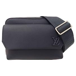 Louis Vuitton-Louis Vuitton Men's Shoulder Bag in Navy Calf Leather-Navy blue