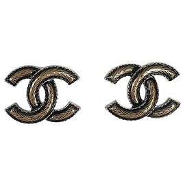 Orecchini Chanel CC oro invecchiato e ottone nero D'oro