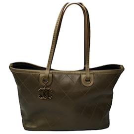 Chanel-Chanel tote bag in iridescent khaki leather-Golden