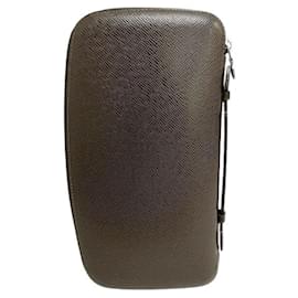 Louis Vuitton-Carteira longa organizadora Taiga Louis Vuitton-Marrom