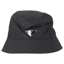 Sombrero bucket de nylon negro con logo triangular de metal Re-Nylon de Prada Negro