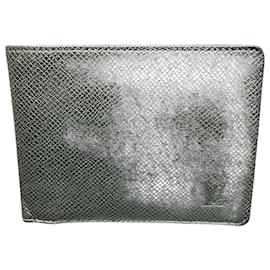 Louis Vuitton-Louis Vuitton Taiga Leather Bifold Wallet M30482-Black
