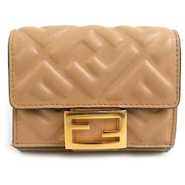 Fendi-Fendi Tri-fold Wallet in Beige Leather-Beige