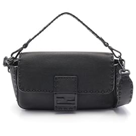 Fendi-Fendi Leather Baguette Selleria Handbag 7VA572-Black